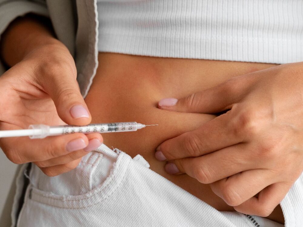 Someone using mounjaro