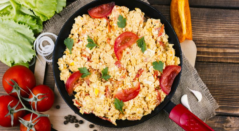 Scrambled eggs with protein